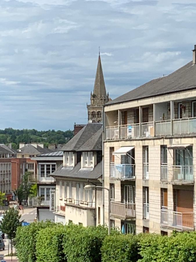 Au Coeur De Lisieux 83 M2 Et Vue Sur La Basilique Lejlighed Eksteriør billede