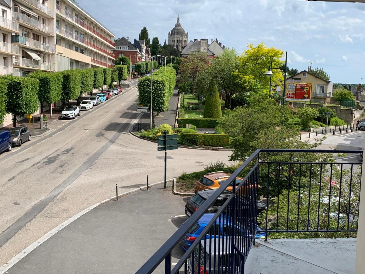 Au Coeur De Lisieux 83 M2 Et Vue Sur La Basilique Lejlighed Eksteriør billede